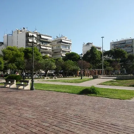 Chryssa - χρυσα